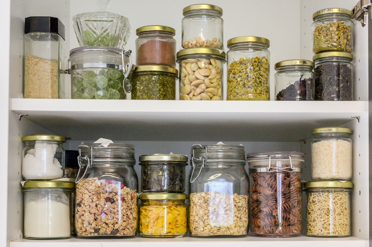 Pantry using airtight containers